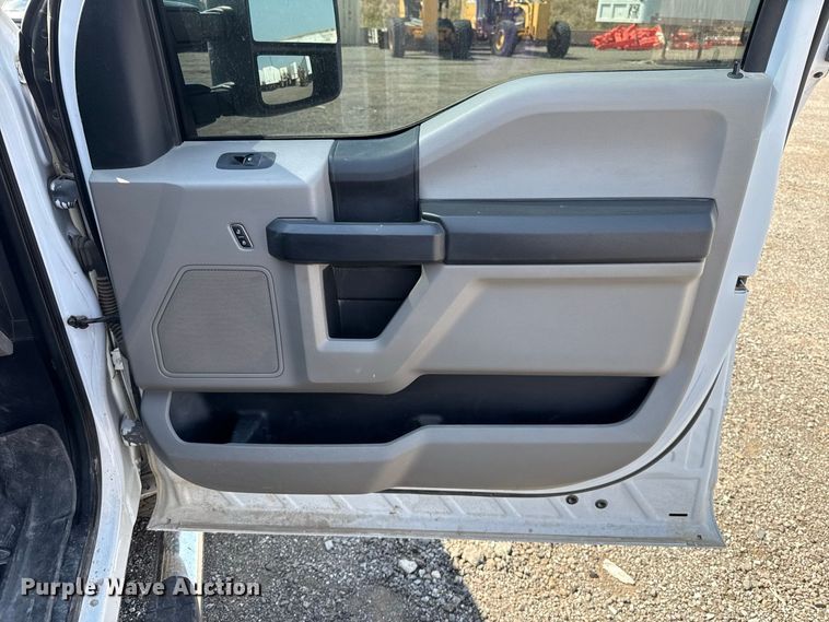 image for item FC4232 2021 Ford F250 Super Duty Crew Cab pickup truck