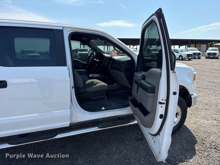 image for item FC4232 2021 Ford F250 Super Duty Crew Cab pickup truck