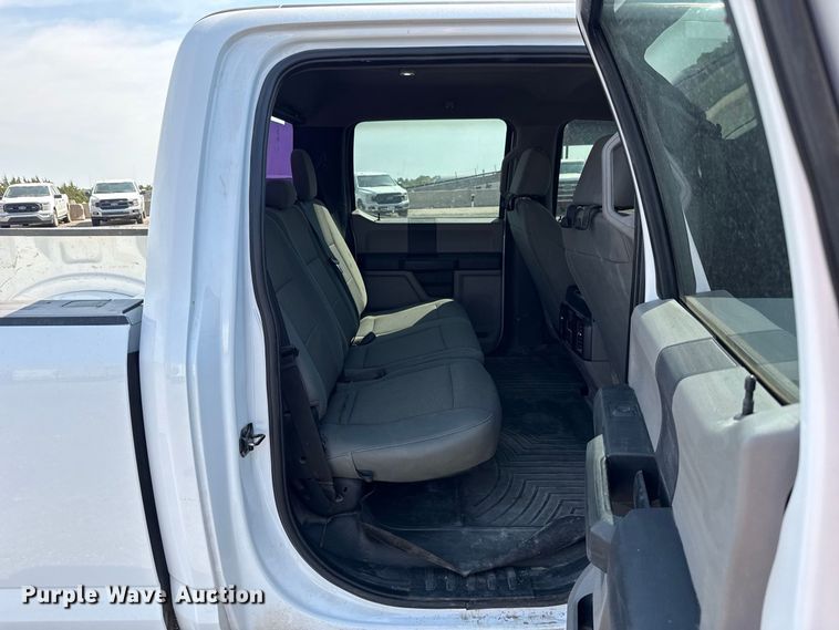 image for item FC4232 2021 Ford F250 Super Duty Crew Cab pickup truck