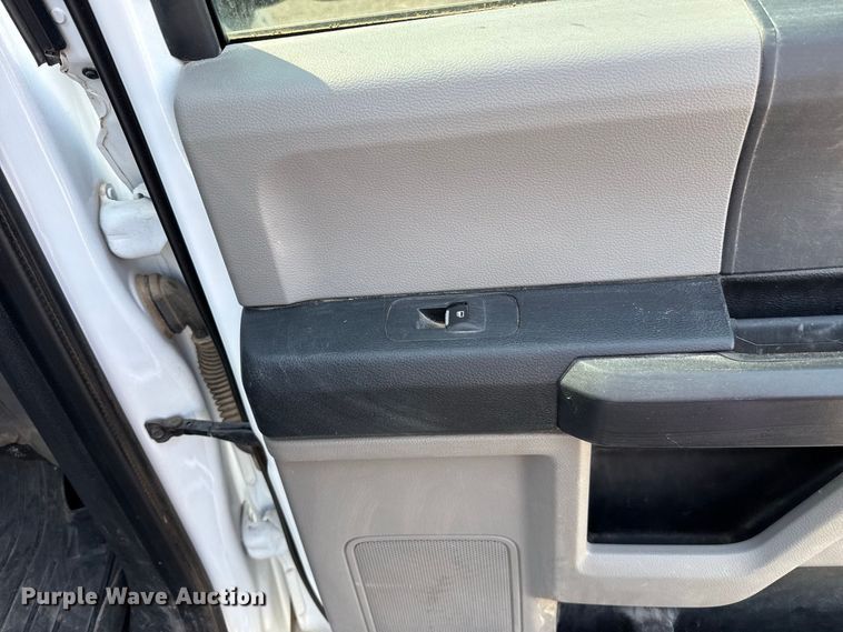 image for item FC4232 2021 Ford F250 Super Duty Crew Cab pickup truck