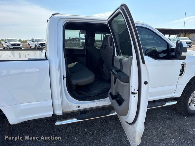 image for item FC4232 2021 Ford F250 Super Duty Crew Cab pickup truck
