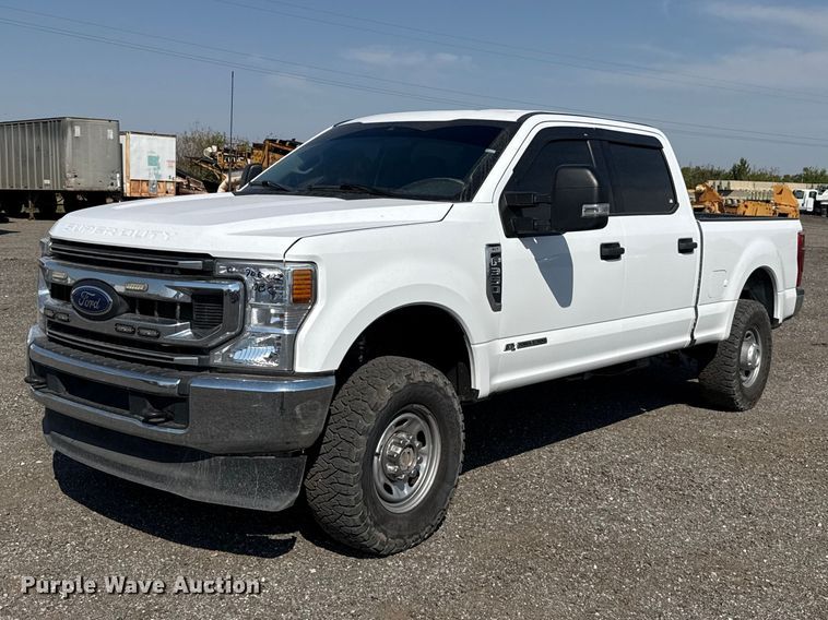 2022 Ford F350 Super Duty Crew Cab pickup truck