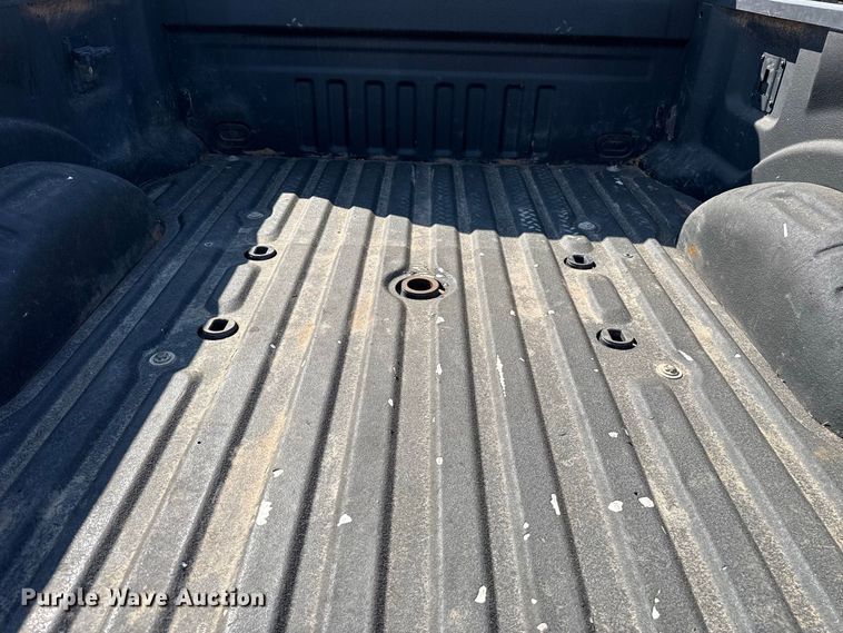 image for item FC4233 2022 Ford F350 Super Duty Crew Cab pickup truck