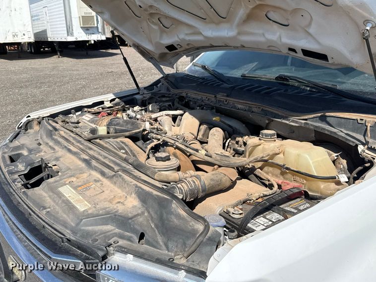 image for item FC4233 2022 Ford F350 Super Duty Crew Cab pickup truck