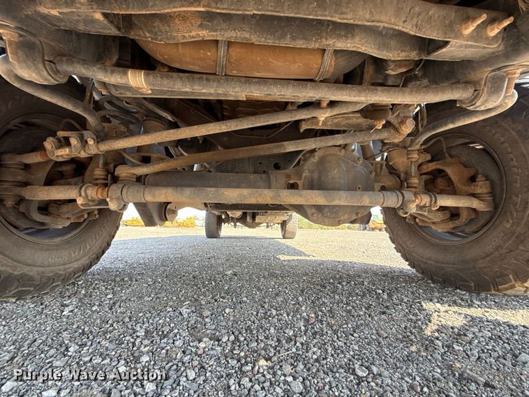 image for item FC4233 2022 Ford F350 Super Duty Crew Cab pickup truck