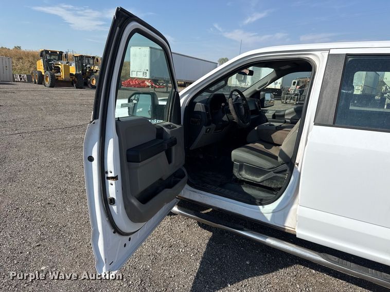 image for item FC4235 2017 Ford F-150 Crew Cab pickup truck