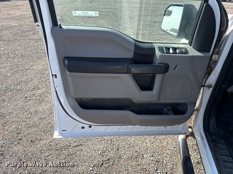 image for item FC4235 2017 Ford F-150 Crew Cab pickup truck