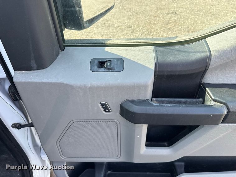 image for item FC4235 2017 Ford F-150 Crew Cab pickup truck
