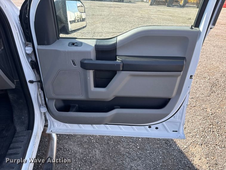 image for item FC4235 2017 Ford F-150 Crew Cab pickup truck