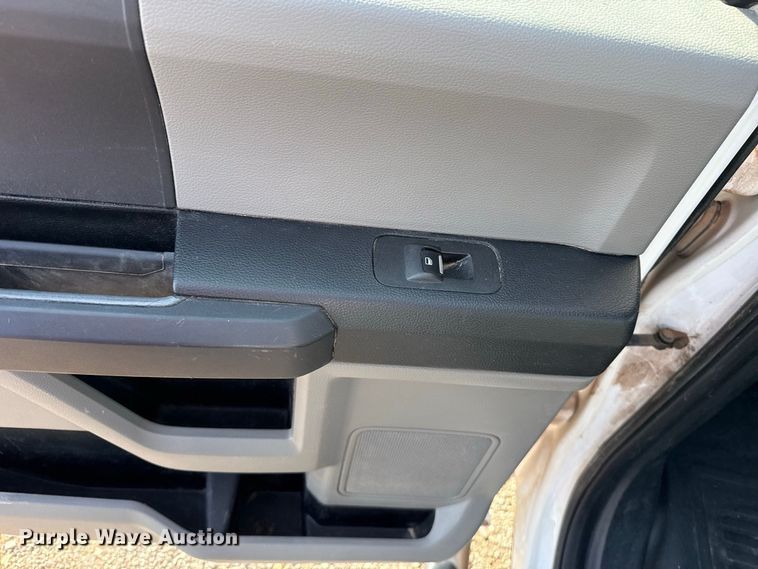 image for item FC4235 2017 Ford F-150 Crew Cab pickup truck