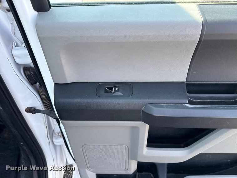 image for item FC4235 2017 Ford F-150 Crew Cab pickup truck