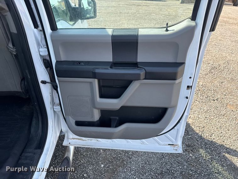 image for item FC4235 2017 Ford F-150 Crew Cab pickup truck