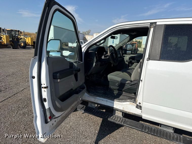 image for item FC4236 2020 Ford F250 Super Duty Ext. Cab pickup truck