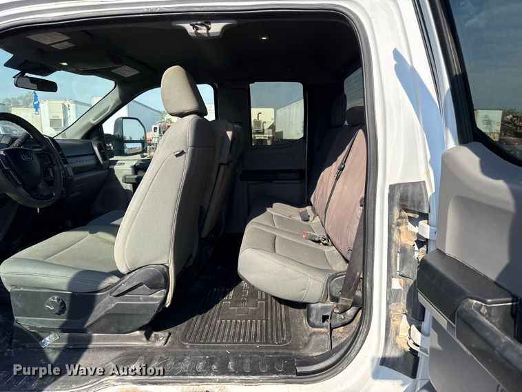 image for item FC4236 2020 Ford F250 Super Duty Ext. Cab pickup truck