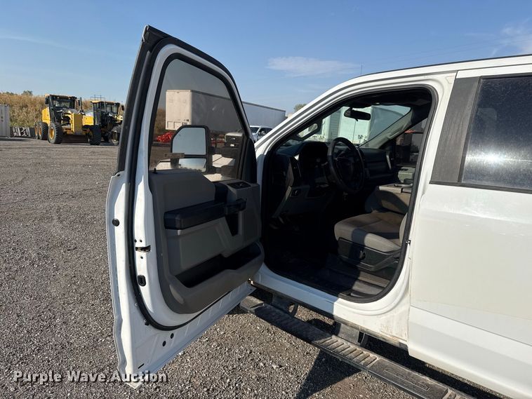 image for item FC4237 2020 Ford F250 Super Duty Crew Cab pickup truck