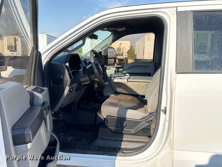 image for item FC4237 2020 Ford F250 Super Duty Crew Cab pickup truck