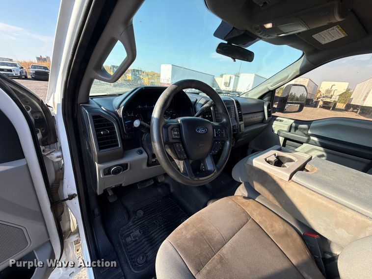 image for item FC4237 2020 Ford F250 Super Duty Crew Cab pickup truck