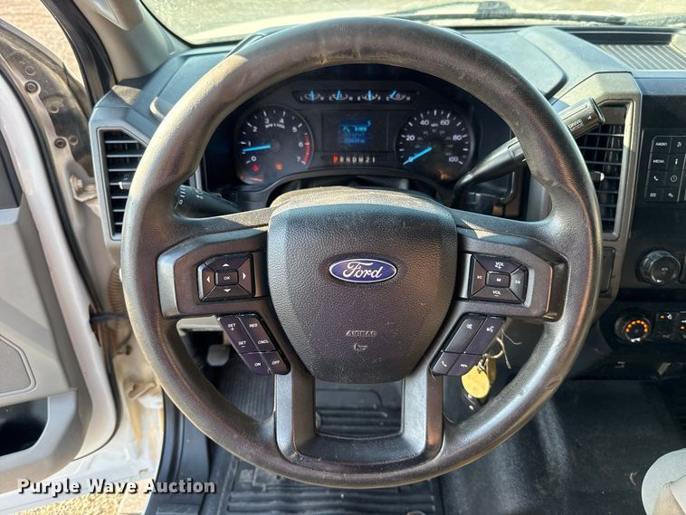 image for item FC4237 2020 Ford F250 Super Duty Crew Cab pickup truck