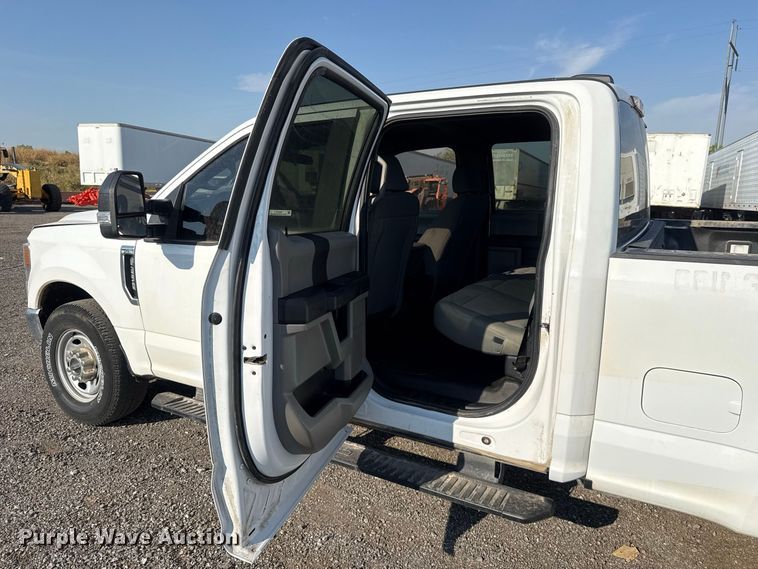 image for item FC4237 2020 Ford F250 Super Duty Crew Cab pickup truck