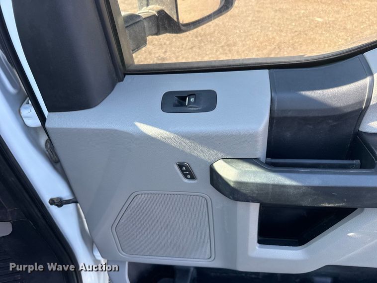 image for item FC4237 2020 Ford F250 Super Duty Crew Cab pickup truck