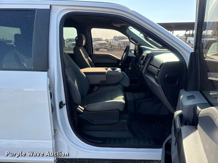 image for item FC4237 2020 Ford F250 Super Duty Crew Cab pickup truck