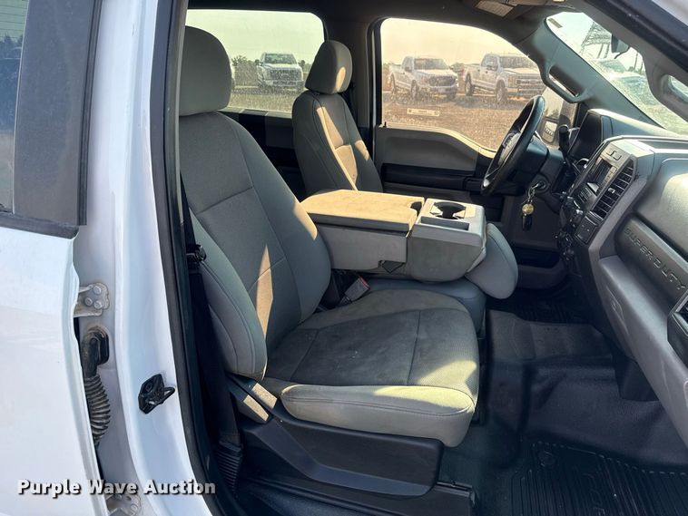 image for item FC4237 2020 Ford F250 Super Duty Crew Cab pickup truck