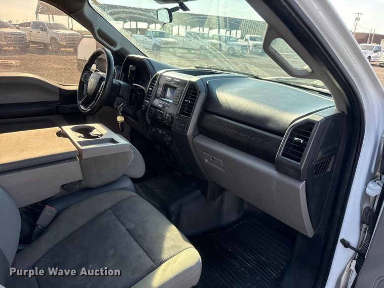image for item FC4237 2020 Ford F250 Super Duty Crew Cab pickup truck
