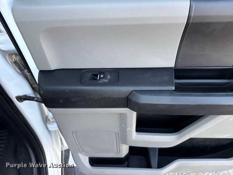 image for item FC4237 2020 Ford F250 Super Duty Crew Cab pickup truck