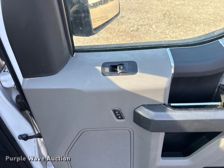 image for item FC4239 2015 Ford F150 Ext. Cab pickup truck
