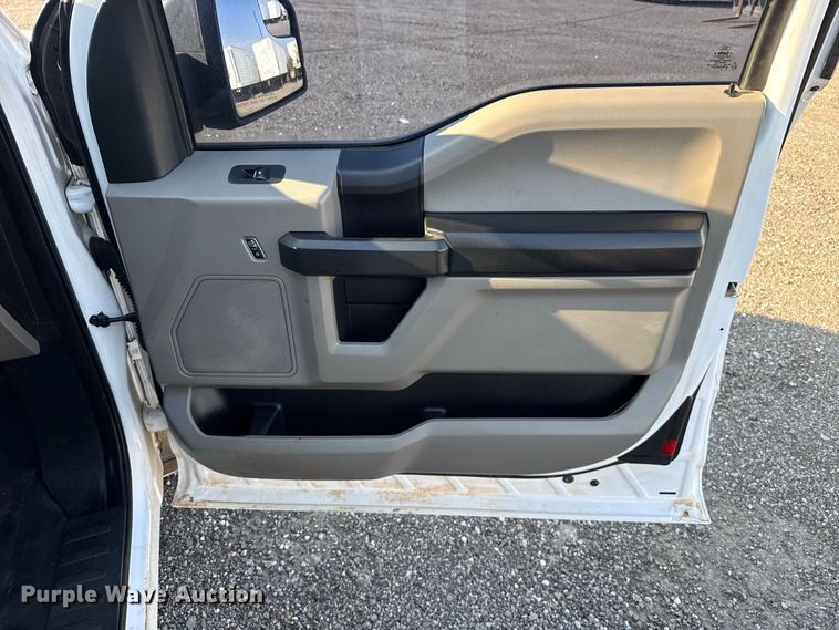 image for item FC4240 2016 Ford F150 Ext. Cab pickup truck