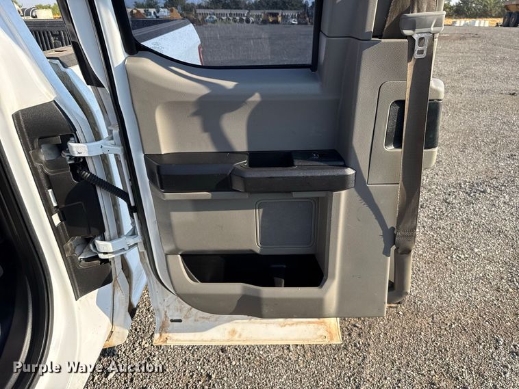 image for item FC4240 2016 Ford F150 Ext. Cab pickup truck