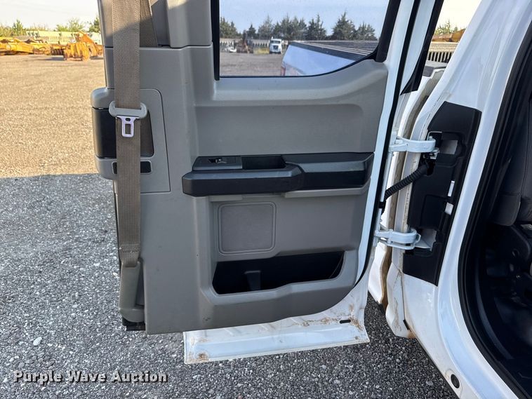 image for item FC4240 2016 Ford F150 Ext. Cab pickup truck