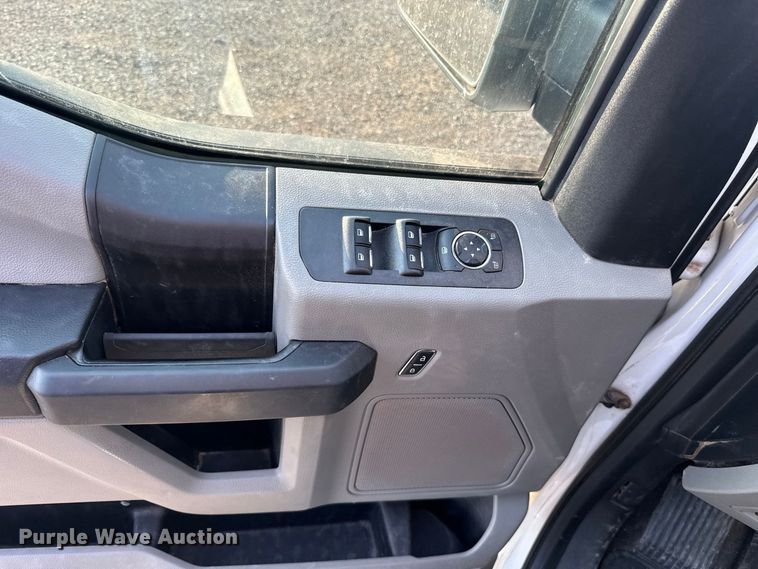 image for item FC4241 2018 Ford F150 Crew Cab pickup truck
