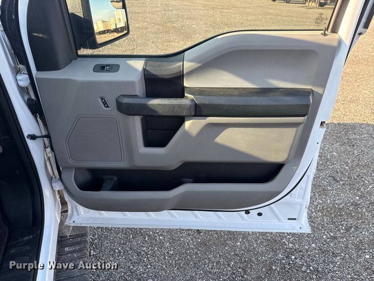 image for item FC4241 2018 Ford F150 Crew Cab pickup truck