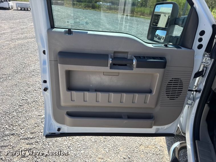 image for item FC4300 2008 Ford F250 Super Duty Crew Cab pickup truck