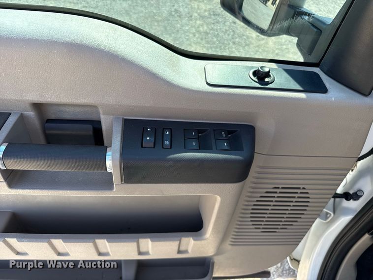 image for item FC4300 2008 Ford F250 Super Duty Crew Cab pickup truck
