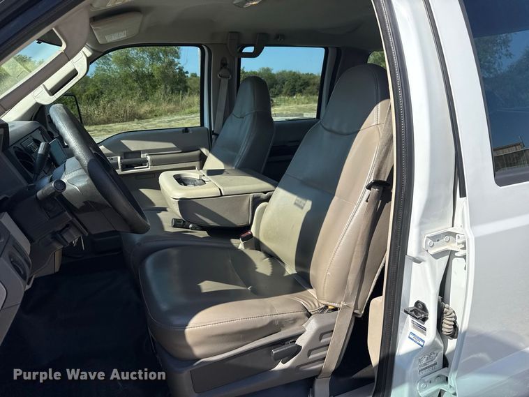 image for item FC4300 2008 Ford F250 Super Duty Crew Cab pickup truck