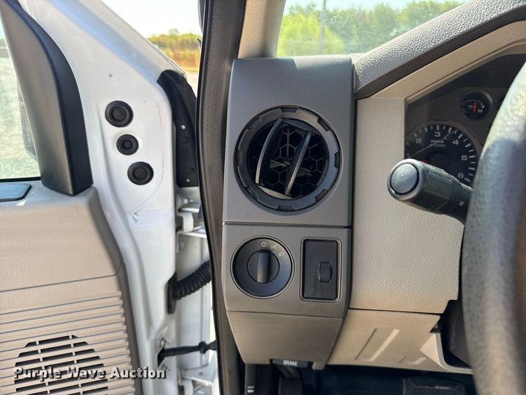 image for item FC4300 2008 Ford F250 Super Duty Crew Cab pickup truck