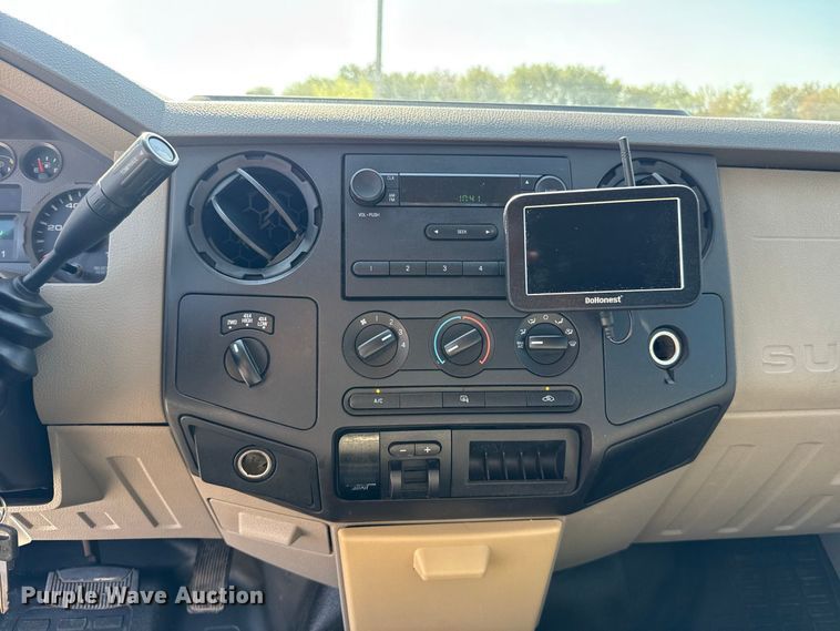image for item FC4300 2008 Ford F250 Super Duty Crew Cab pickup truck