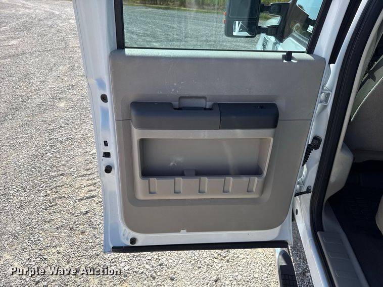 image for item FC4300 2008 Ford F250 Super Duty Crew Cab pickup truck