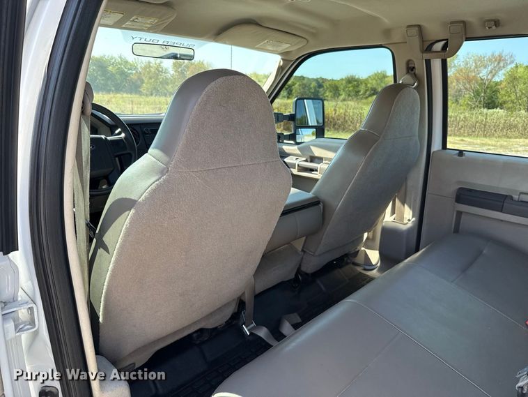 image for item FC4300 2008 Ford F250 Super Duty Crew Cab pickup truck