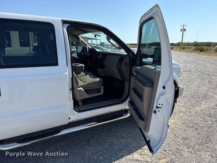 image for item FC4300 2008 Ford F250 Super Duty Crew Cab pickup truck