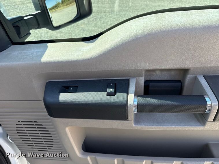 image for item FC4300 2008 Ford F250 Super Duty Crew Cab pickup truck