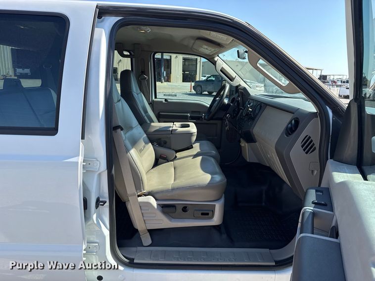image for item FC4300 2008 Ford F250 Super Duty Crew Cab pickup truck