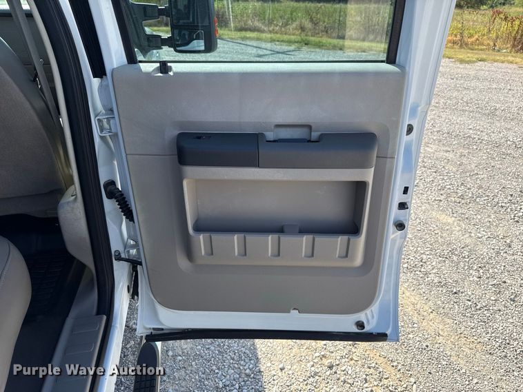 image for item FC4300 2008 Ford F250 Super Duty Crew Cab pickup truck