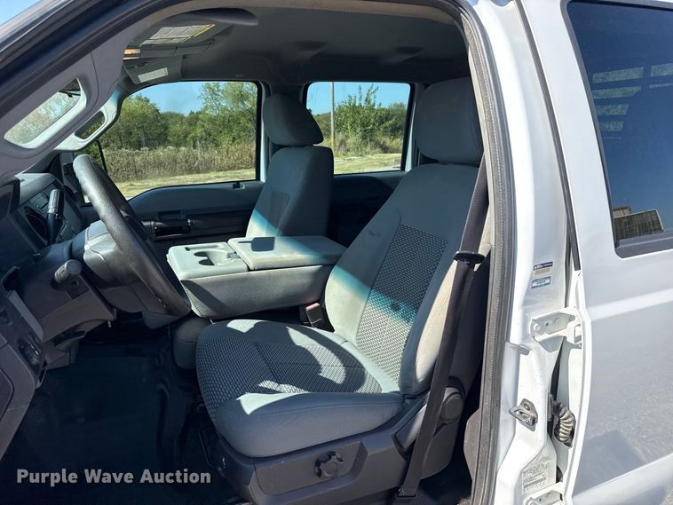 image for item FC4301 2011 Ford F250 Super Duty Crew Cab flatbed pickup truck