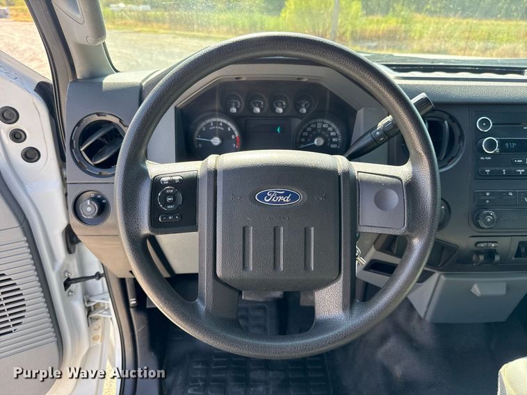 image for item FC4301 2011 Ford F250 Super Duty Crew Cab flatbed pickup truck