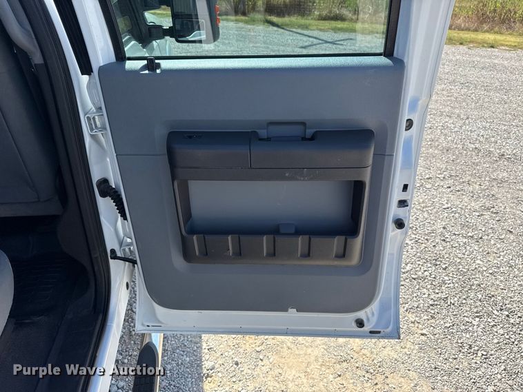image for item FC4301 2011 Ford F250 Super Duty Crew Cab flatbed pickup truck