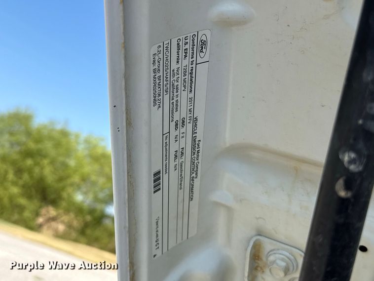 image for item FC4301 2011 Ford F250 Super Duty Crew Cab flatbed pickup truck