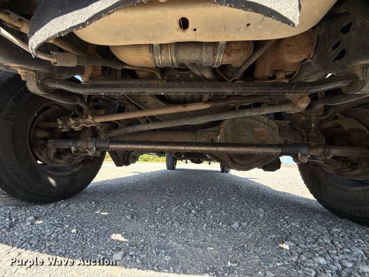 image for item FC4301 2011 Ford F250 Super Duty Crew Cab flatbed pickup truck